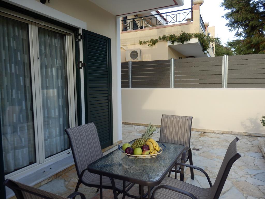 Terra Relaxa Apartment Loutraki  Exterior photo